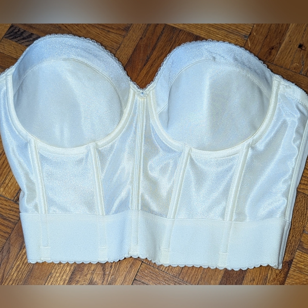 Elegant Cream Strapless Bustier